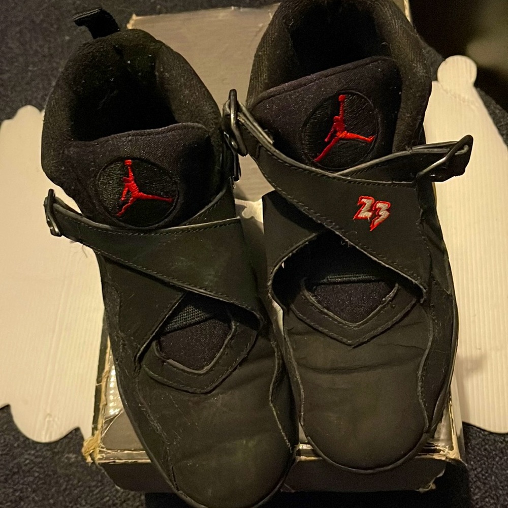 Air Jordan Retro 6 missing soles